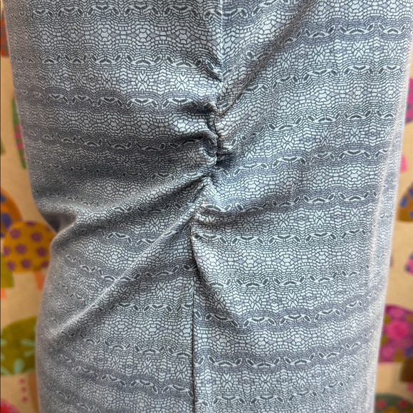 Aventura Sleeveless Blouse. Medium? - Picture 5 of 10